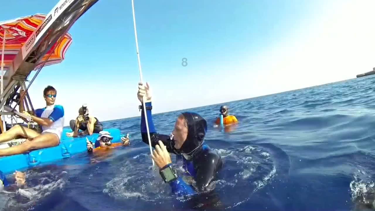 逃离部落洞穴